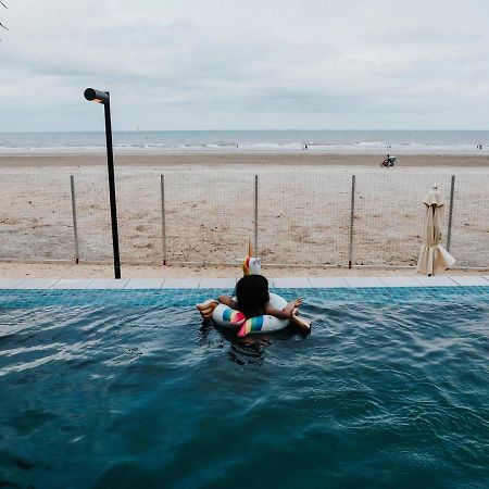Timur Bay Groundfloor Pool & Seaview Куантан Экстерьер фото