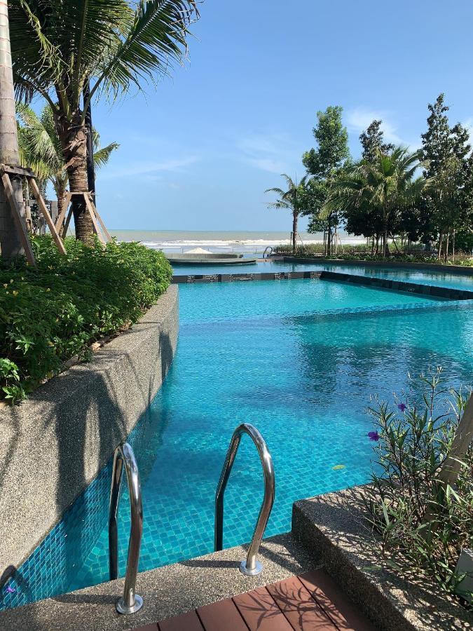Timur Bay Groundfloor Pool & Seaview Куантан Экстерьер фото