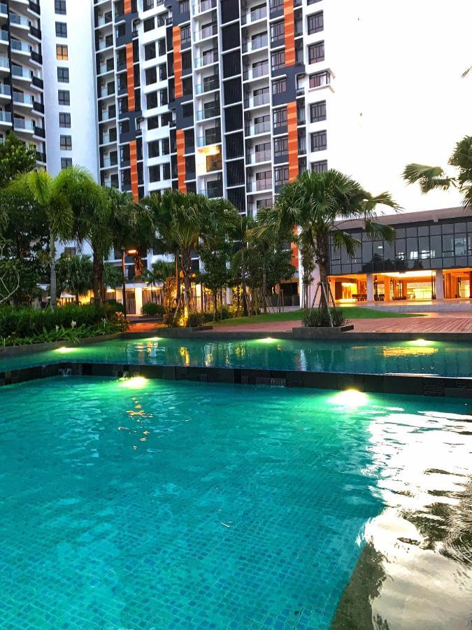 Timur Bay Groundfloor Pool & Seaview Куантан Экстерьер фото